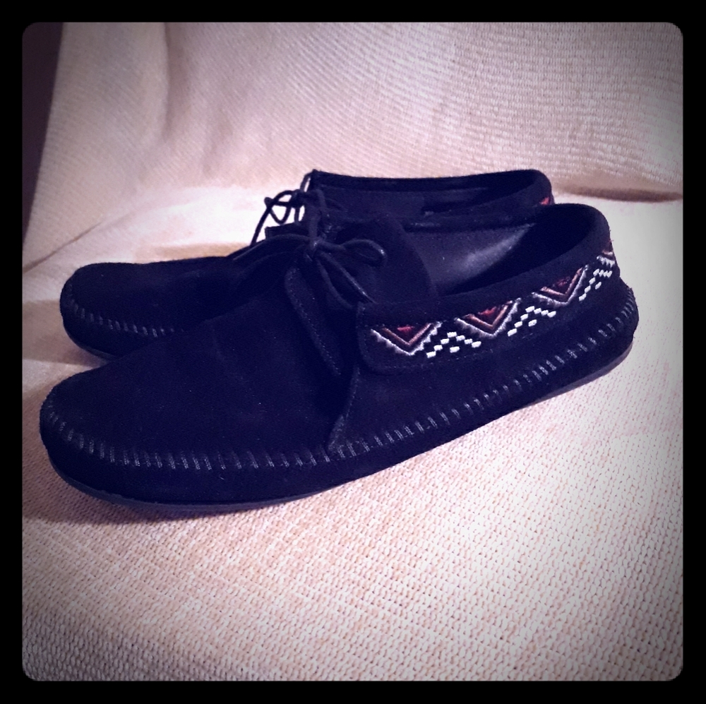 Minnetonka Mosaic moccasins